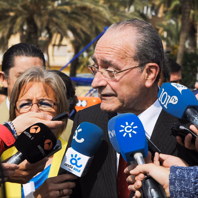 Convocatoria medios y politicos para presentación